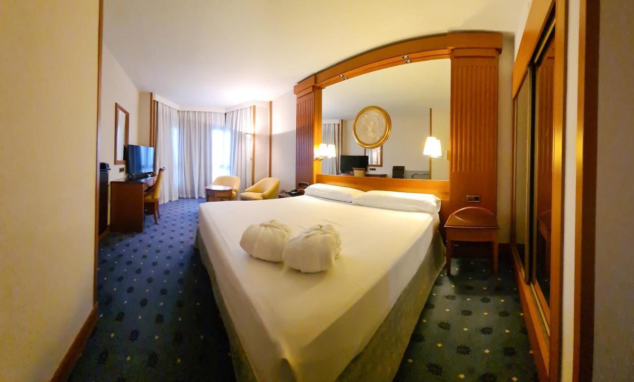 Hotel Los Bracos Logroño Kültér fotó