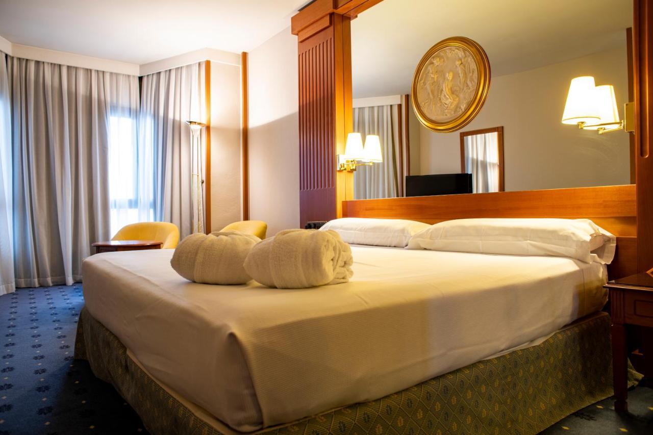 Hotel Los Bracos Logroño Kültér fotó