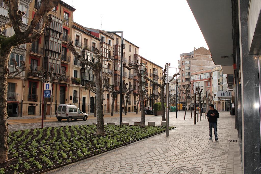 Hotel Los Bracos Logroño Kültér fotó